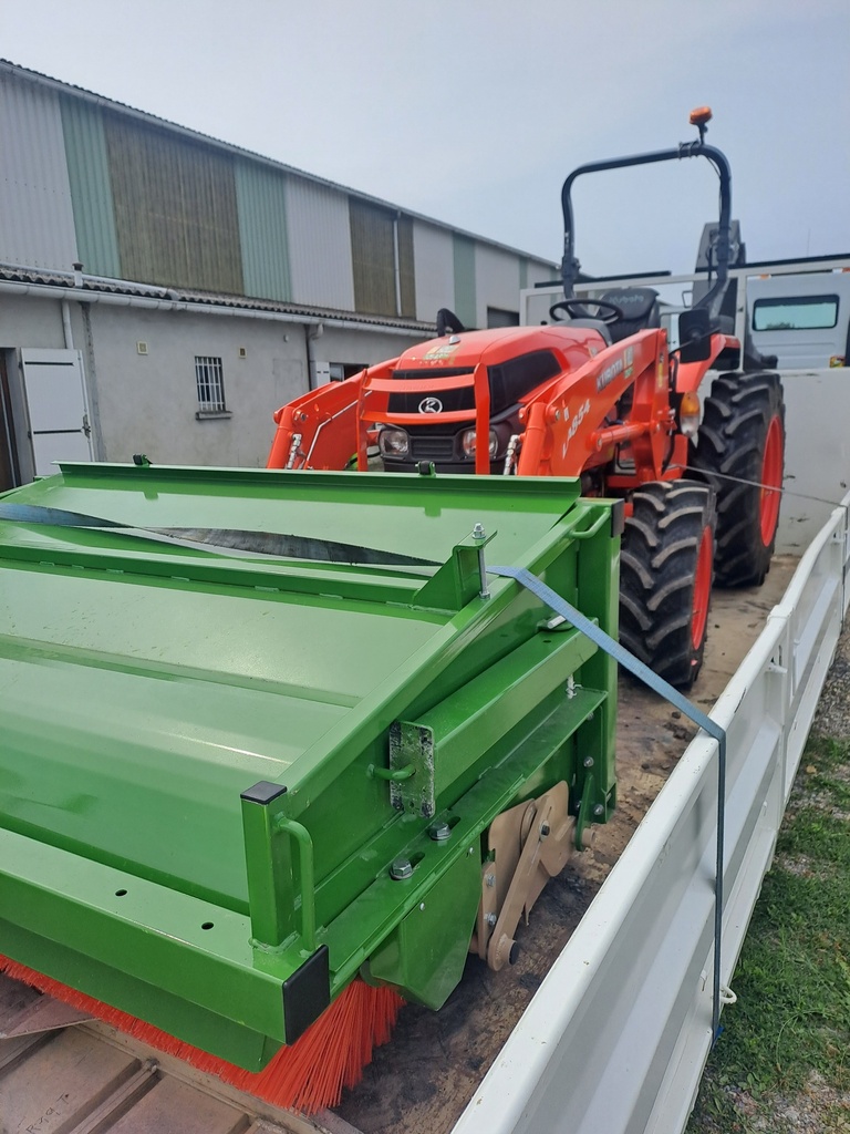 23-050 Pictagraine - machine agricole