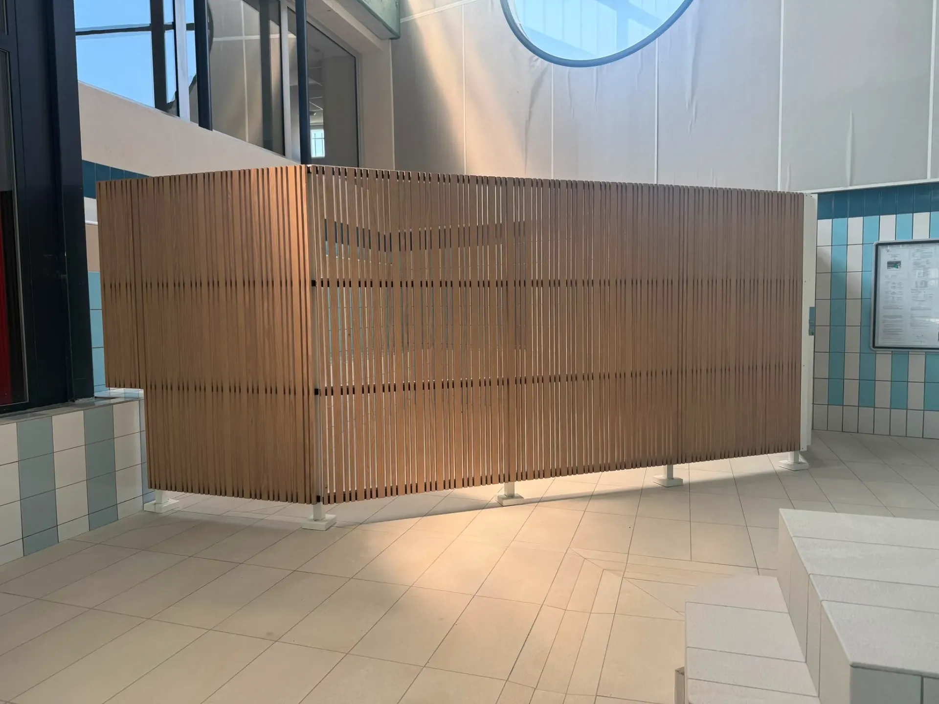 claustra aluminium, avec parement bois