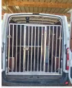 Porte arrière grillagée pour camion