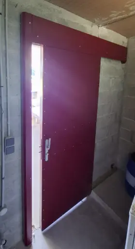 [23-549-200] Porte coulissante isolée