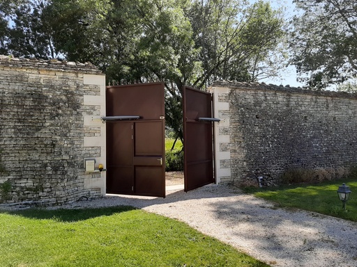 [19-202] Portail 4m par 4m de hauteur
F