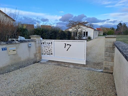 [22-257] Portail coulissant autoportant