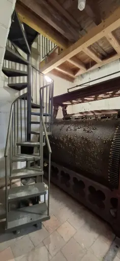 [22-081-900] Escalier hélicoïdal en acier compris garde-corps