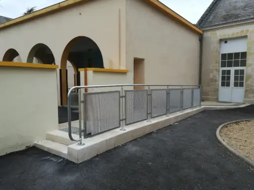 [17-014] Garde-corps rampe accès mobilité réduite